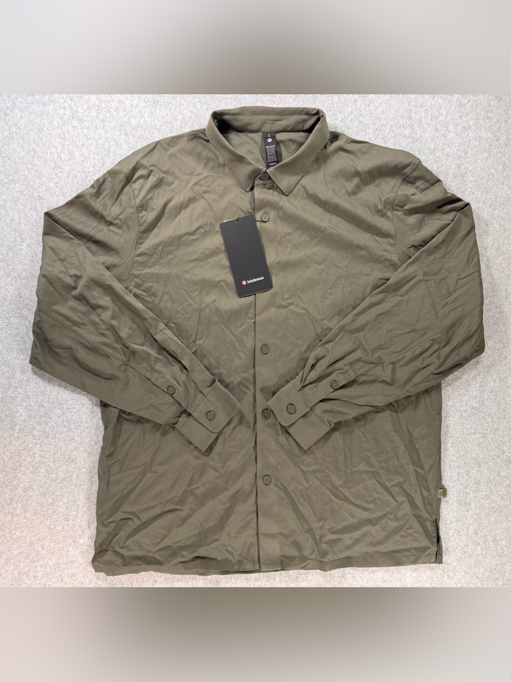 Lululemon Mens’s Relaxed Fit Long-Sleeve Button Up XL in Army Green